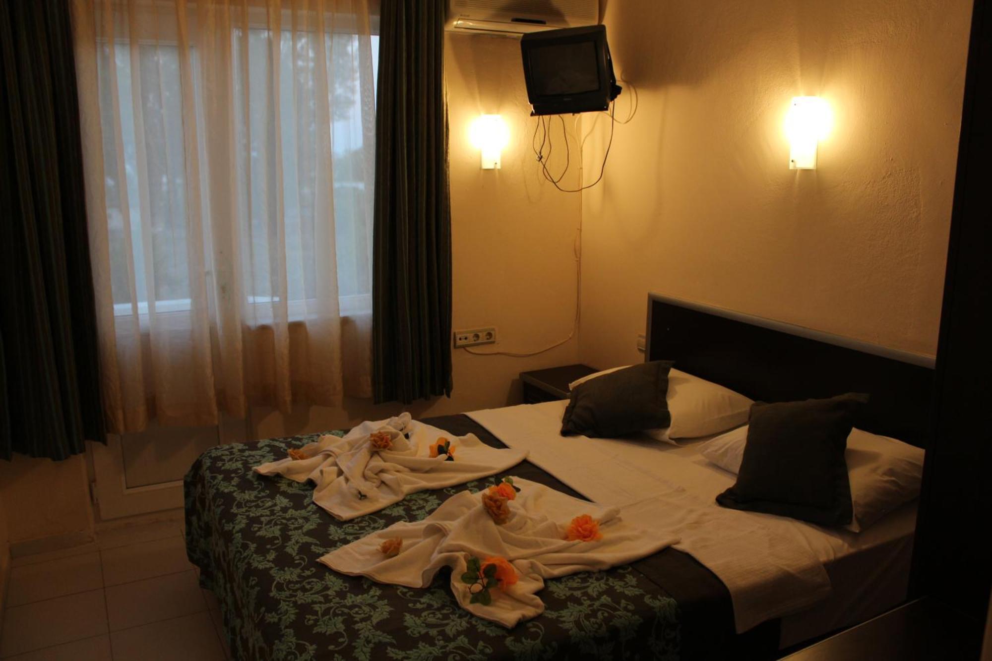 Gold Stone Hotel 3*